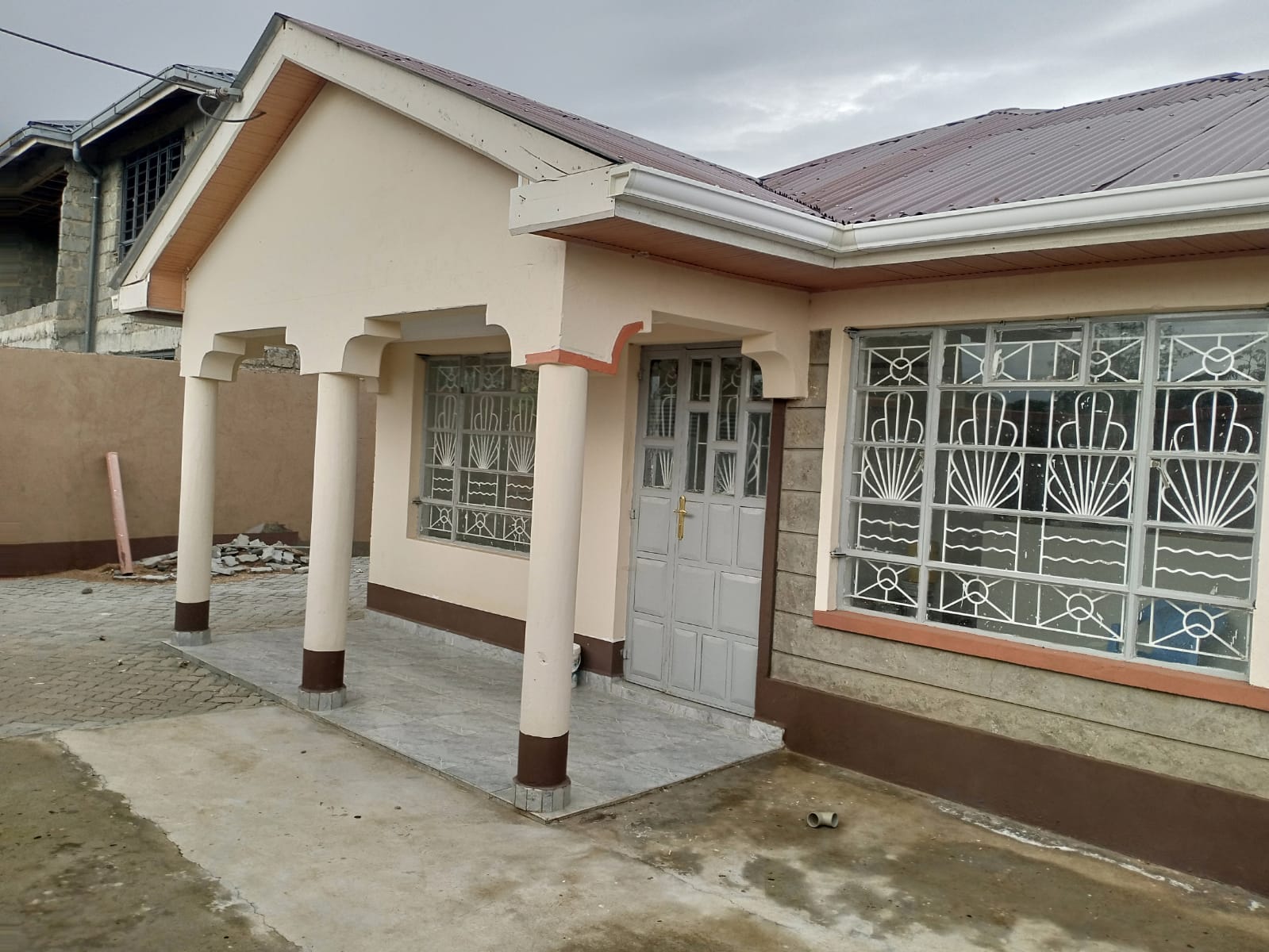 3 bdr bungalow sale 6km from super highway near maraba shopping center - 2.jpg